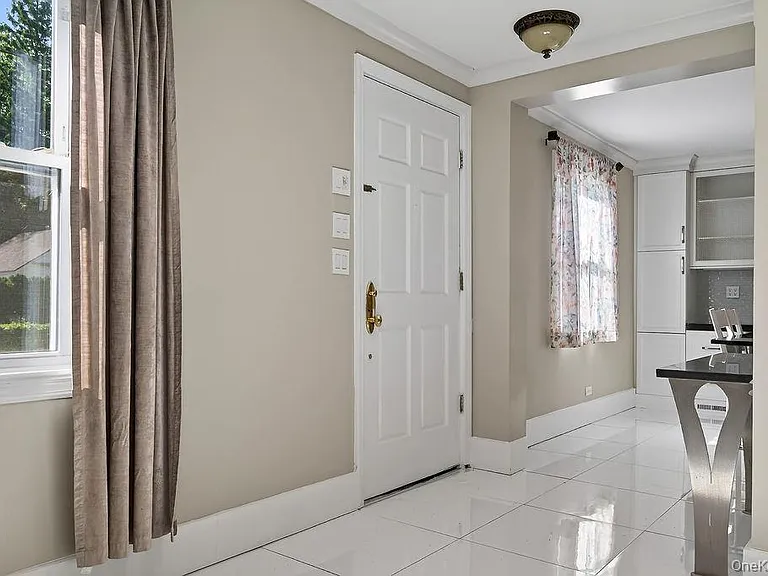 155 White Rd — Photo 4