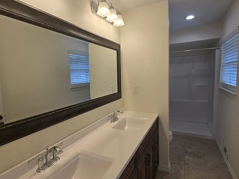 1305 Spring Creek Dr — Photo 19