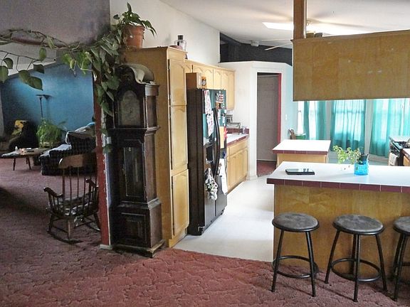 4th image of 25 Dennis Dr
