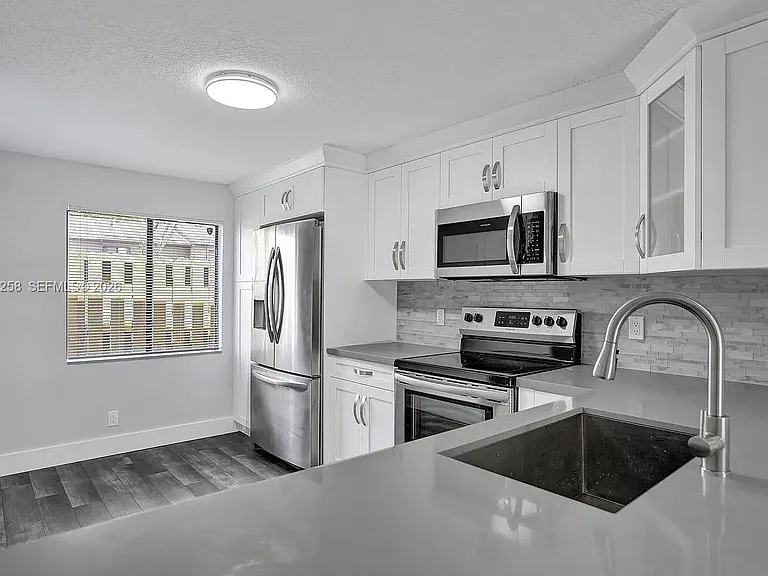 5084 S University Dr — Photo 3