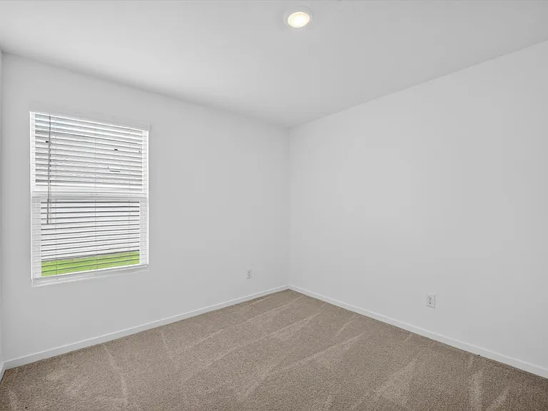 3703 Longleaf Dr — Photo 9