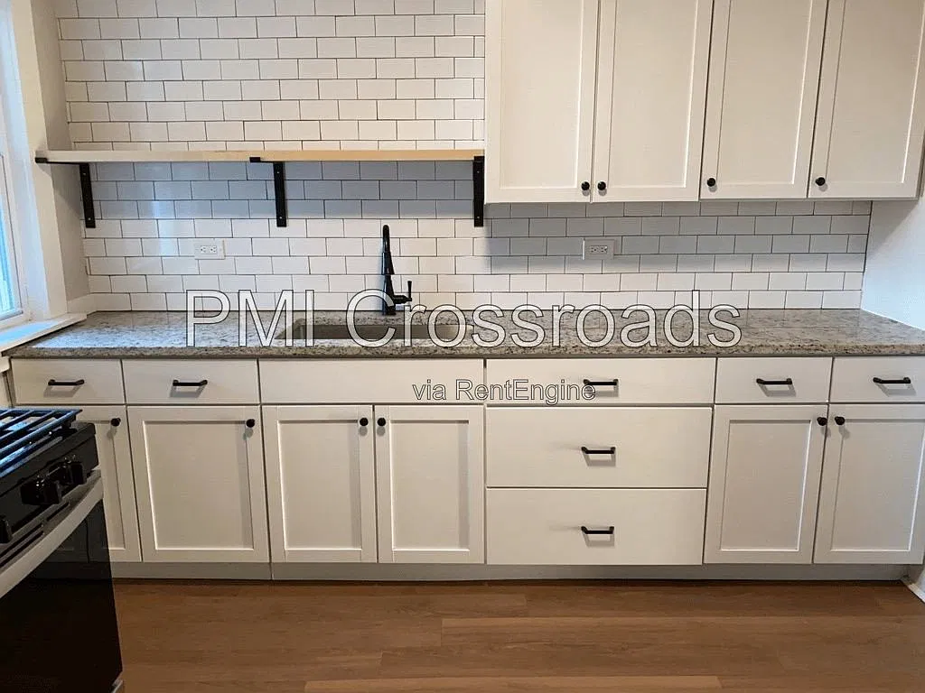 2 bed, 1.0 bath, 690 sqft, $1,075 — Photo 2