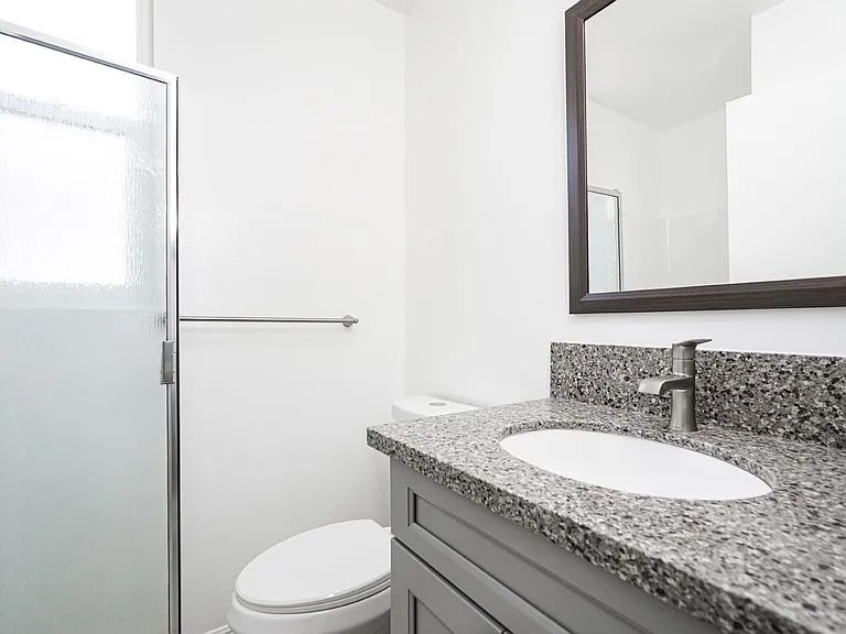 321 N Cedar St — Photo 10