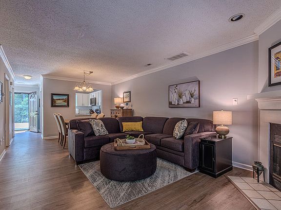 4th image of 1710 Township Cir