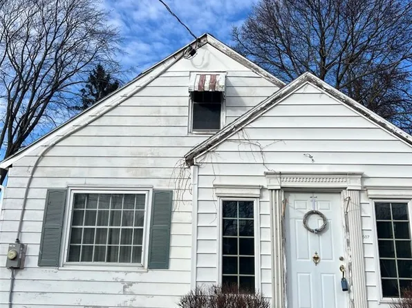 507 Berwick Rd S, Syracuse, NY 13208