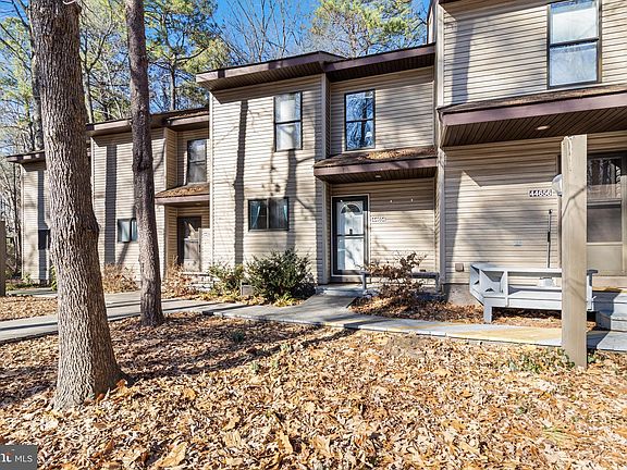 3rd image of 44654 Scarlet Oak Ct