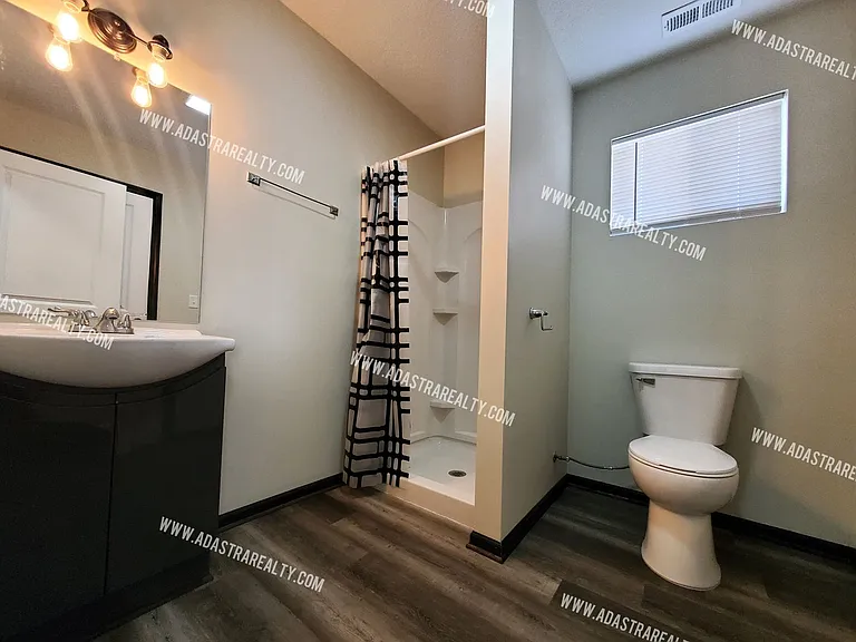 1518 W 26th St — Photo 13