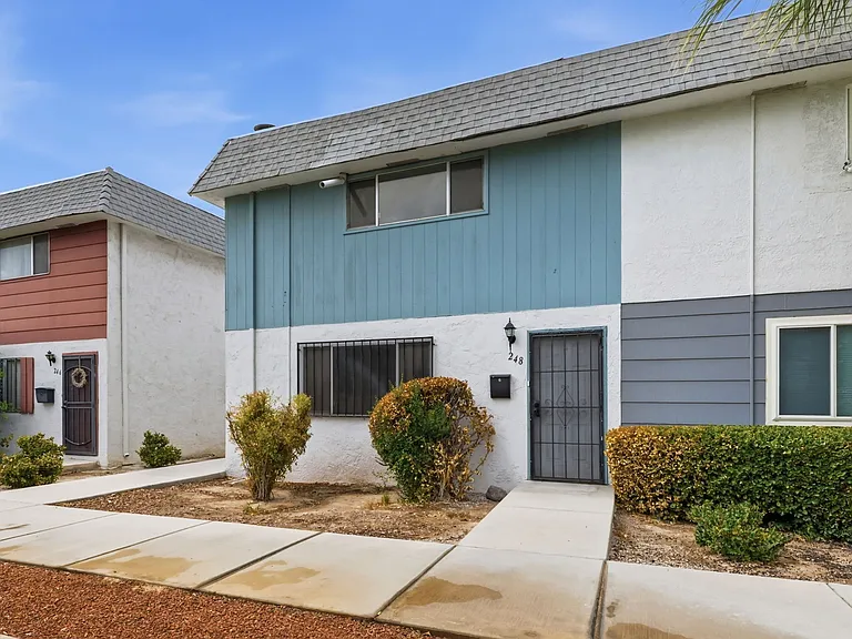 248 Greenbriar Townhouse Way — Photo 24