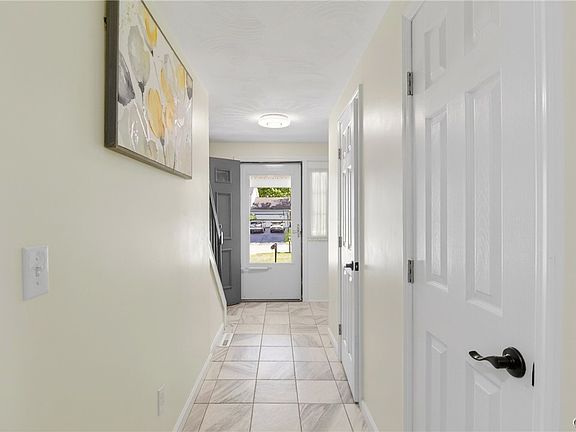 4th image of 54 Whitford Ave