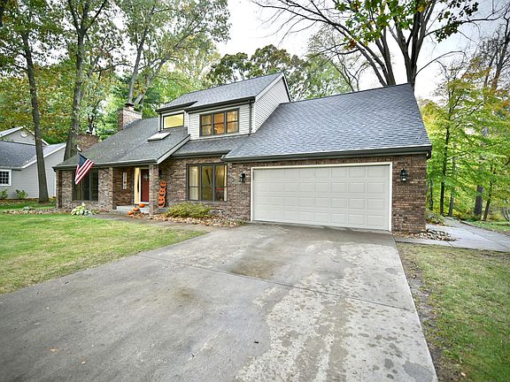 3rd image of 4300 White Pine Cir