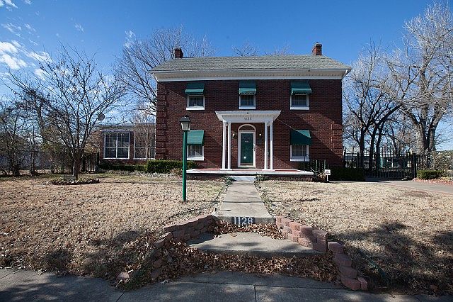 2nd image of 1128 S College Ave
