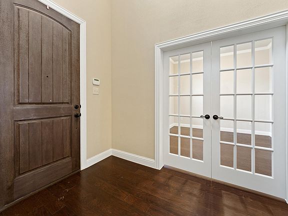 4th image of 10721 Troutt Dr