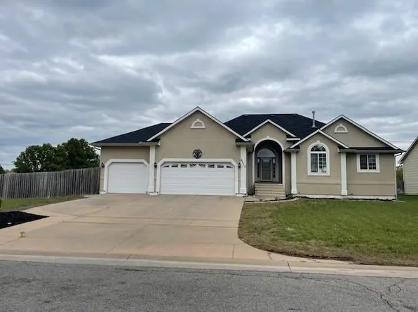 4572 N Fritillary Ct, Wichita, KS 67226