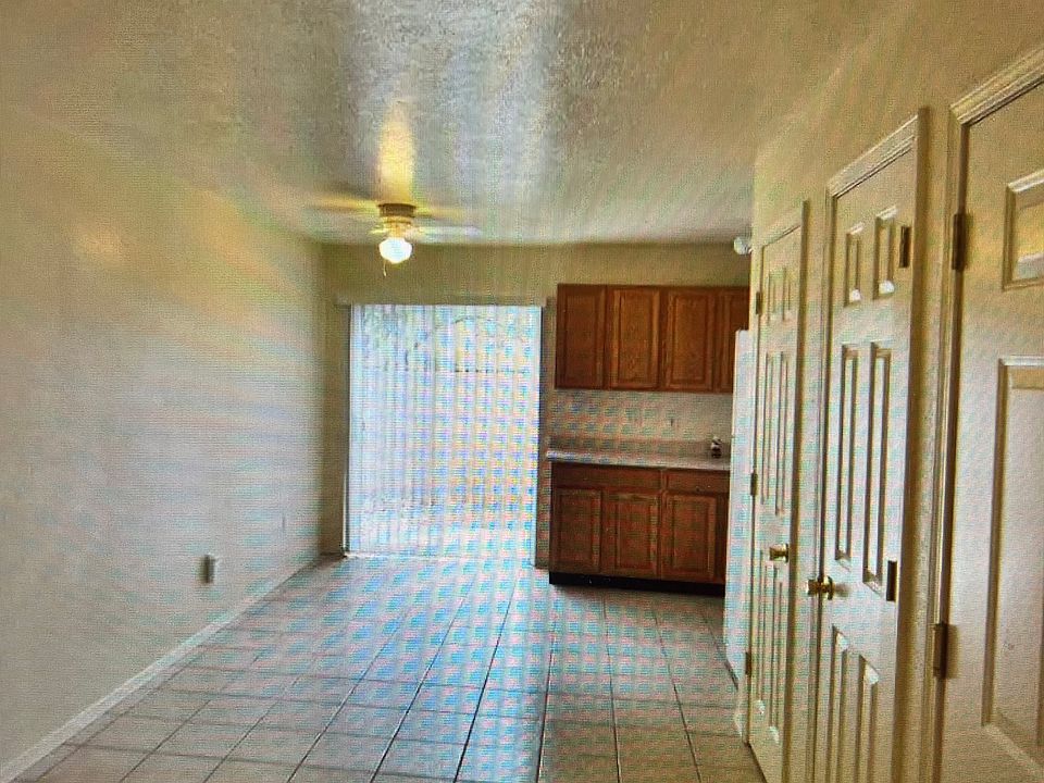 2nd image of 619 Madison St NE APT B