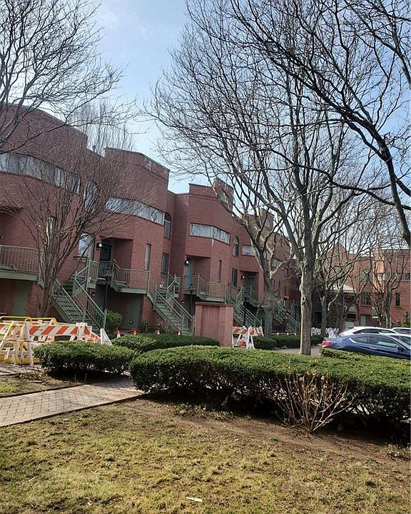 1st image of 588 Louisiana Ave #1