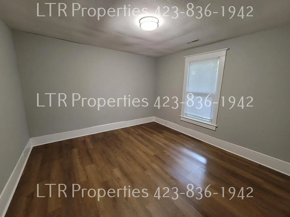 3 bed, 1176 sqft, $1,725 — Photo 2