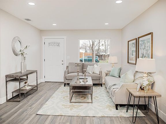 4th image of 7352 Grand Oaks Blvd