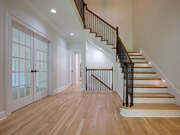5th image of 159 N Berwick Ln