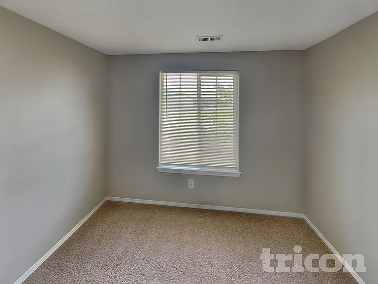 2419 NE 164th Ave — Photo 10
