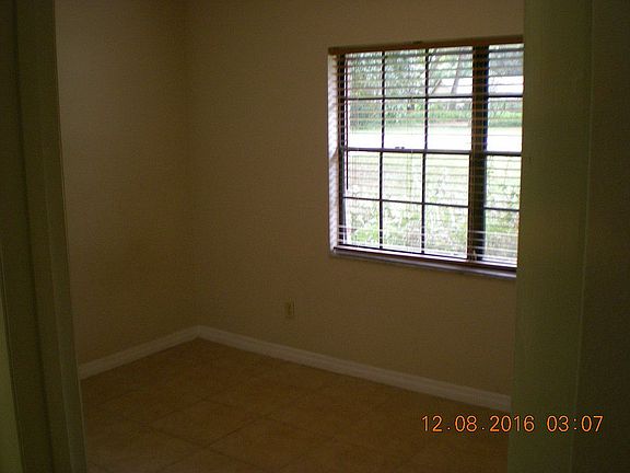 4th image of 486 N Sunset Dr