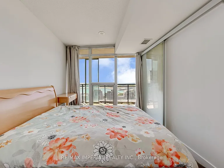 25 Capreol Ct #2510 — Photo 24