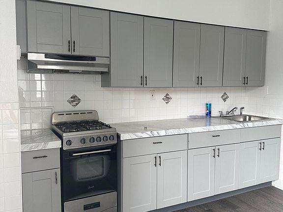 3rd image of 142 Brighton Ave #2