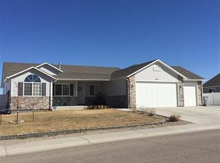 411 Daytona Dr, Rock Springs, WY 82901