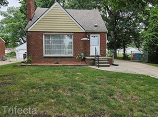 16684 Forest Ave, Eastpointe, MI 48021