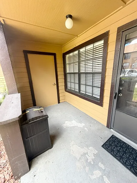 375 Lake Ontario Ct — Photo 3