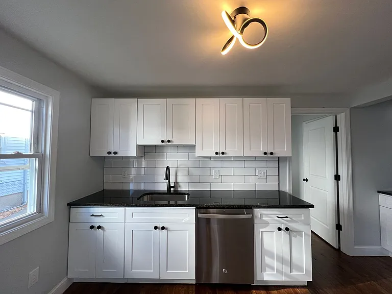 253 Sheffield Ave — Photo 7