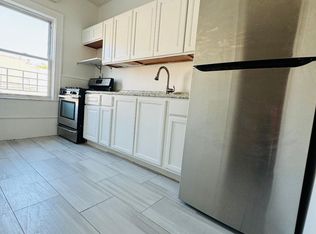 22-46 38th St #2F, Astoria, NY 11105