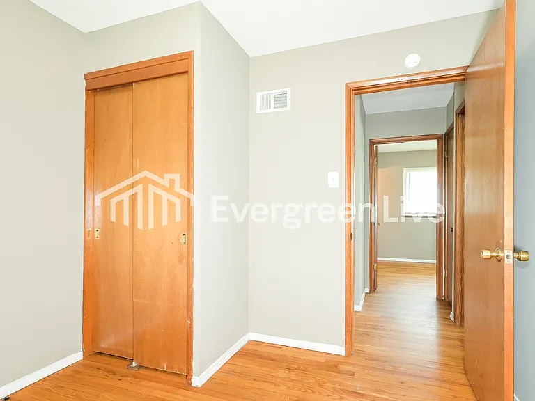 1820 Clover Ln — Photo 10