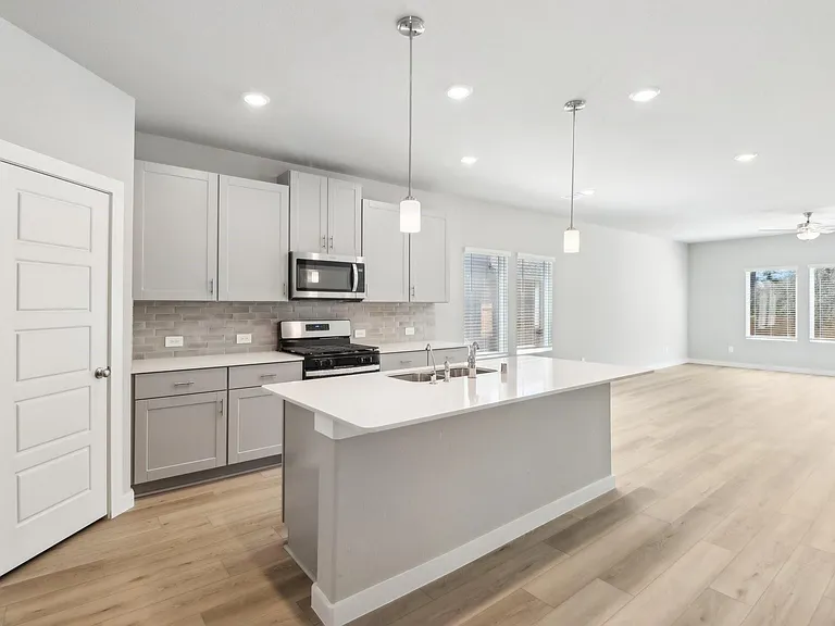 18075 Martin Pines Dr — Photo 5