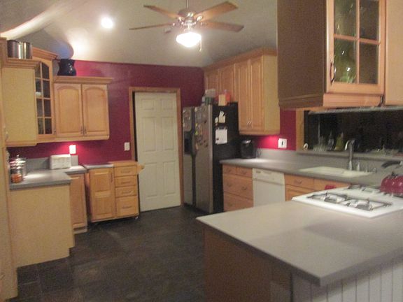 Kitchen 12' coffered ceiling