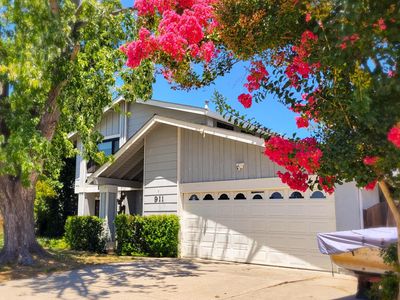 911 Green Moss Dr, Sacramento, CA, 95831