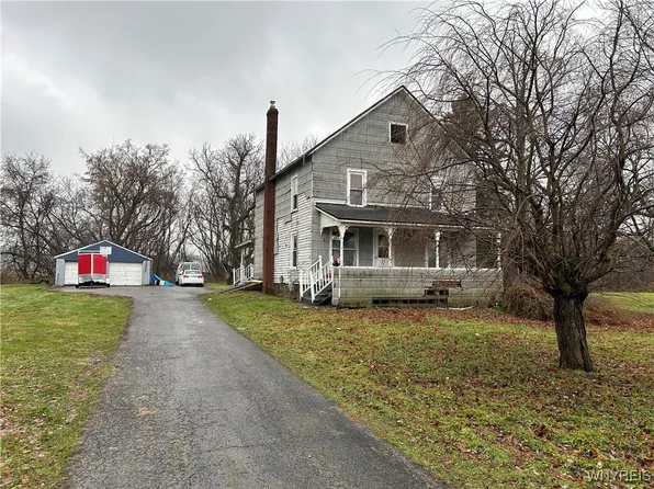 9730 Rochester Rd, Middleport, NY 14105