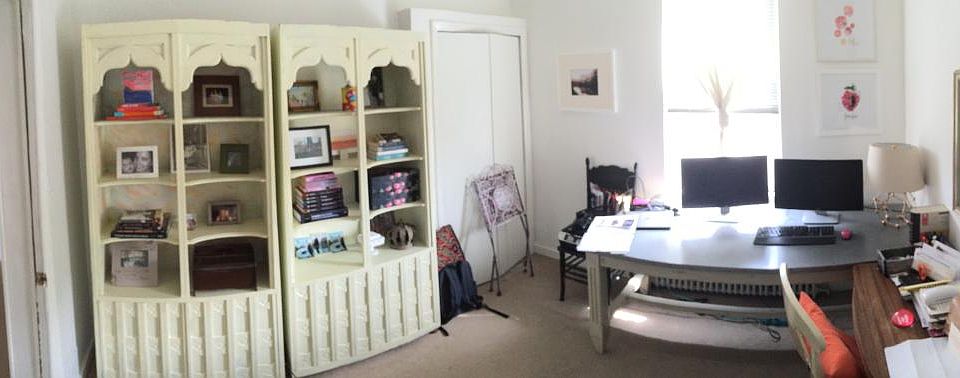 Bedroom 10'x12' w/ closet