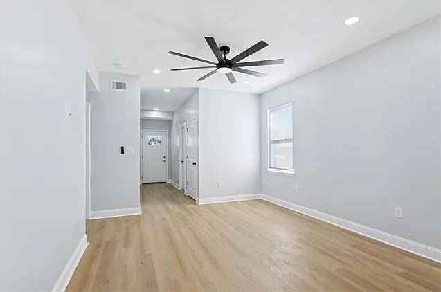 3514 Hamburg St — Photo 6