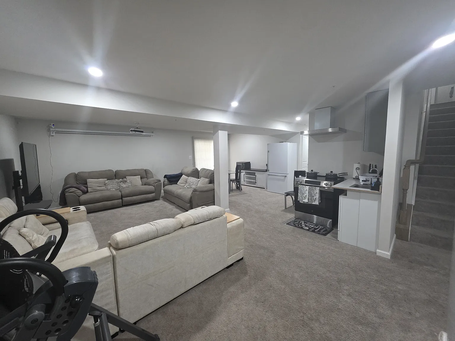 2 bed, 3596 sqft, $2,100 — Photo 3