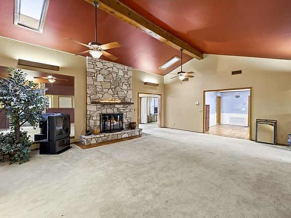 2nd image of 203 Cave Springs Dr W