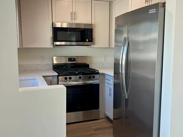 1672 E Marvin Gardens St — Photo 3