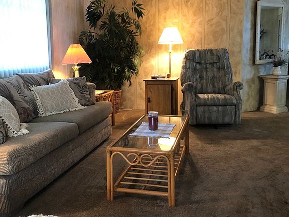 4th image of 22 Oneida Dr