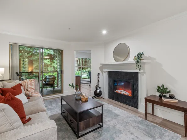180 Ravine Dr #104, Pt Moody, BC V3H 4Z3