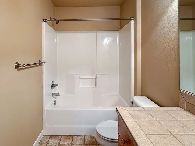 20468 Brentwood Ave — Photo 32