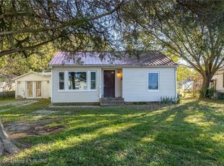 215 E Velma Ave, Springdale, AR 72764