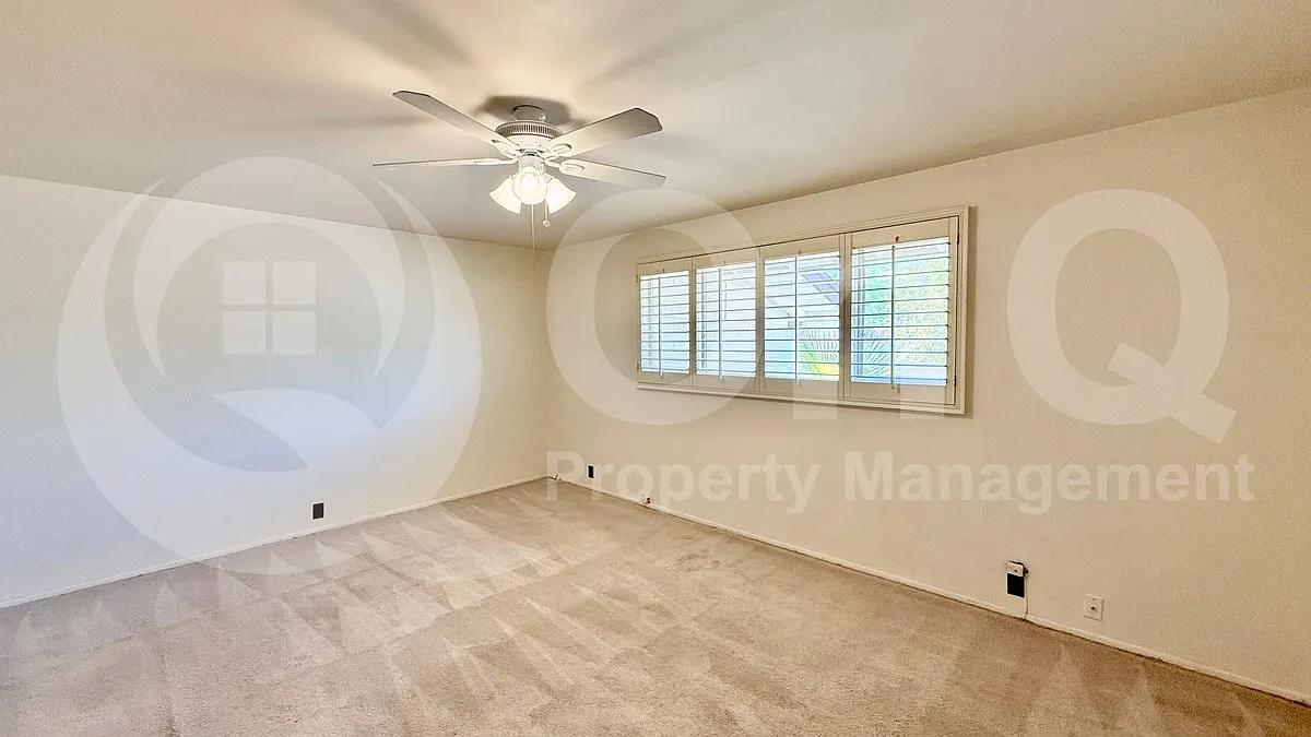 3 bed, 2.0 bath, 2211 sqft, $3,900 — Photo 4