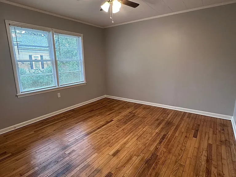 901 N Franklin St — Photo 8
