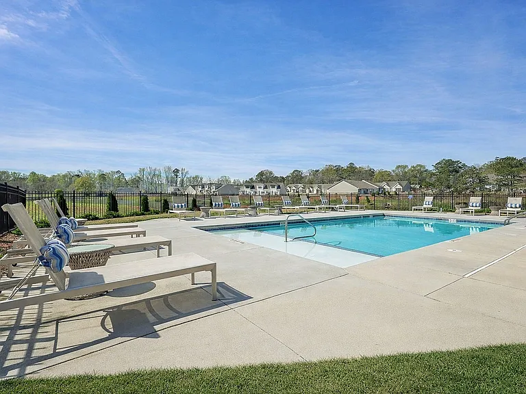 Covey Homes Kirkland - Pool and Sundeck