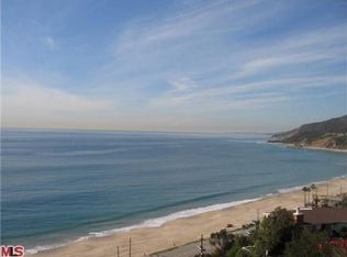 17411 Posetano Rd, Pacific Palisades, CA 90272