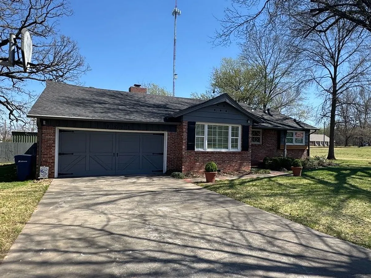 Building Photo - 1505 S Mount Olive St